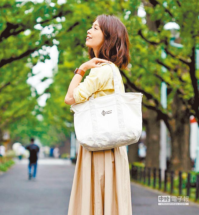  簡約實用 托特包大大吸引眼球，歡迎定制
